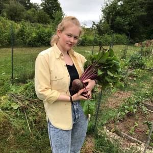 Meet your Posher, Madeline